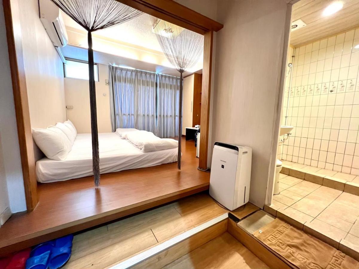 Appartamento Fengjia Pig'S House Taichung Esterno foto